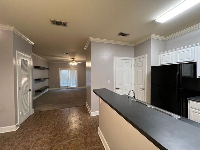 Photo - 153 Aspen Square