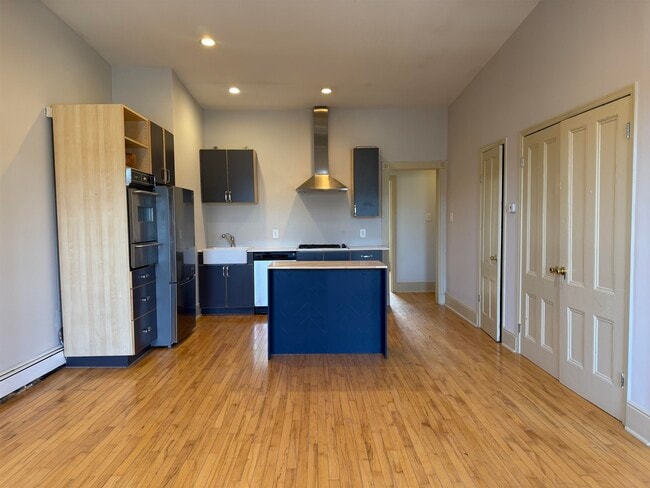 Photo - 225 Pine St Unit 3