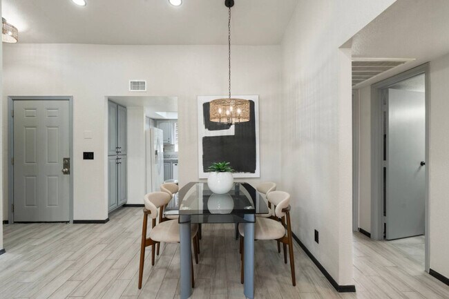 Photo - 15402 N 28th St Unidad ID1357411P