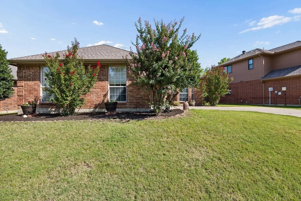 1833 Melton Dr