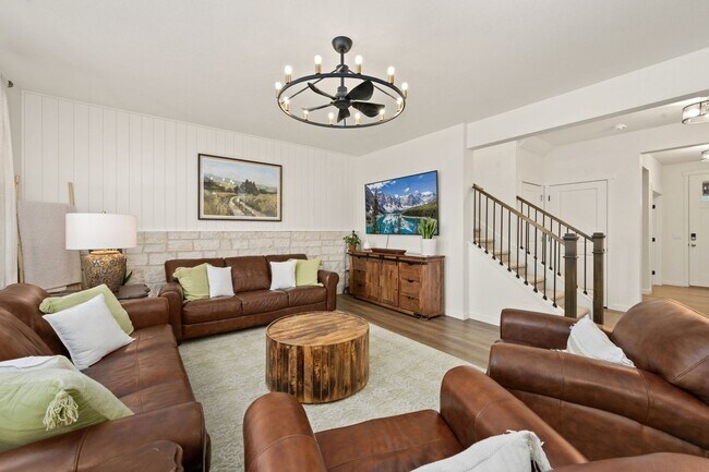 Photo - Upgraded 5-Bedroom Home in Immaculate Condition