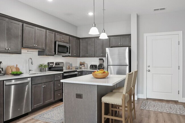 1BDR, 1 BA - Kitchen