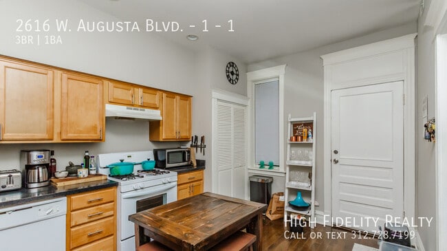 Photo - 2616 W Augusta Blvd Unit 1
