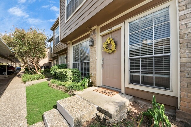 Photo - 1860 White Oak Dr Unit 373