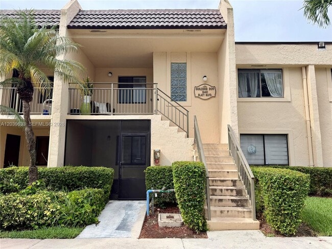 Building Photo - 16461 Blatt Blvd Unit 103