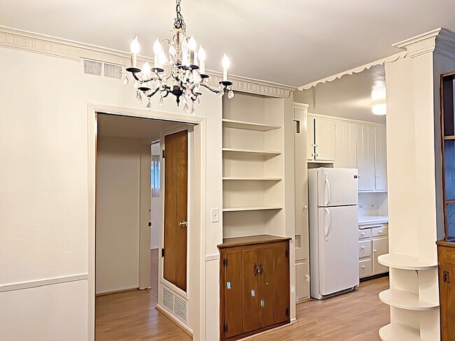 Photo - 6123 Cashio St Unidad 1