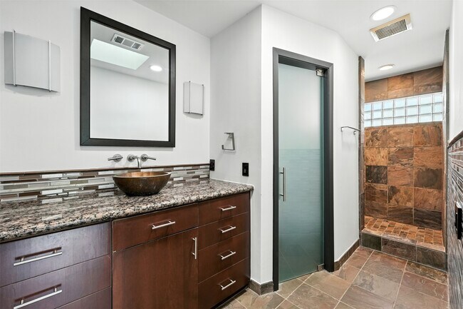 Photo - 2019 McClendon St