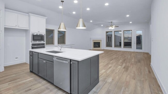 Photo - 42843 Manzano St