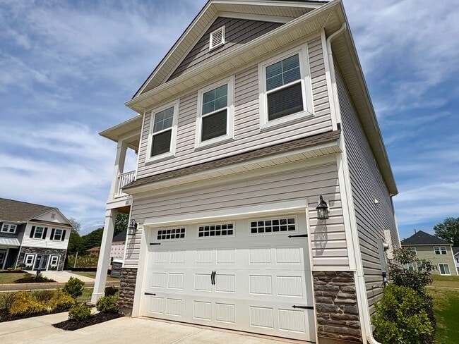 Photo - 101 Brown Cir