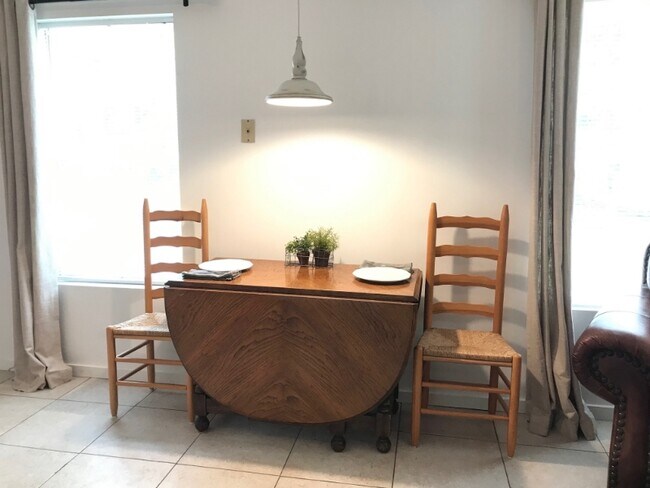 Photo - 575 N Broadway