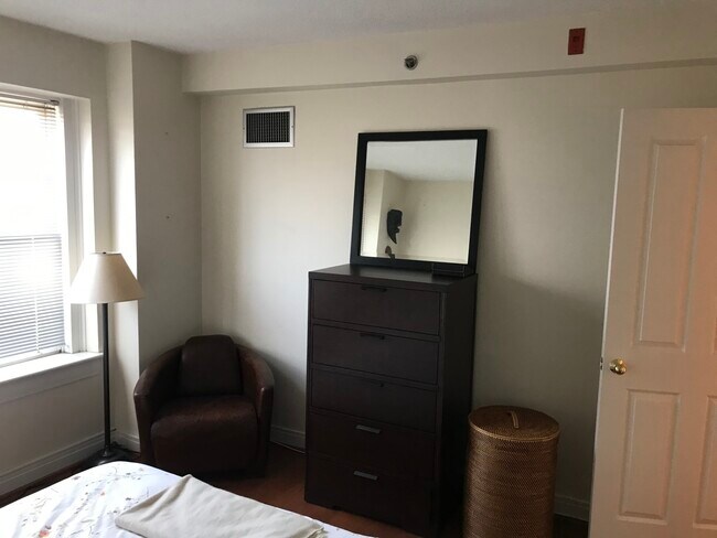 Photo - 534 Beacon St Unidad 1002