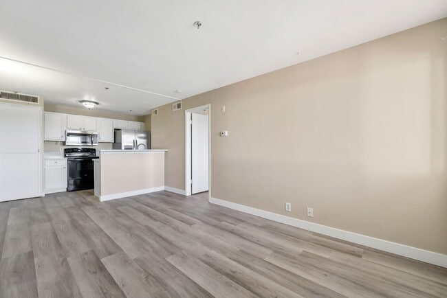 Photo - Modern & Inviting Second-Floor Retreat in Central Las Vegas