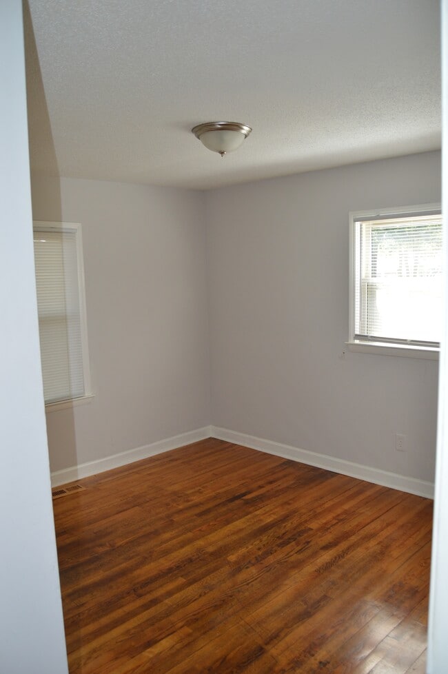 Photo - 860 Opal St