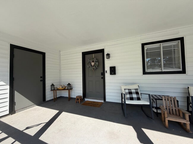 Photo - 611 16th Ave S