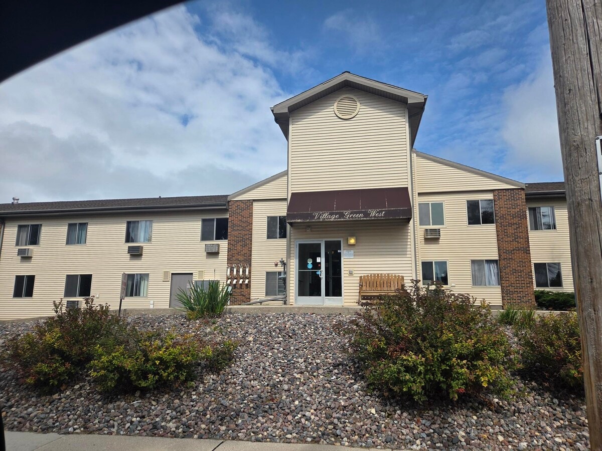 Village Green West Apartments - Village Green West Apartments