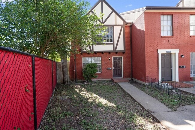 Photo - 5800 Belmoor Dr