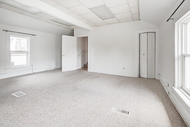 Photo - 190 Victoria St N