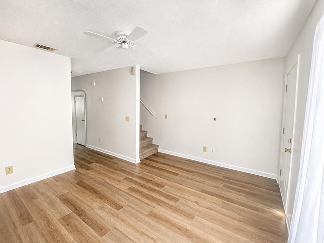 Photo - 3389 Northside Dr