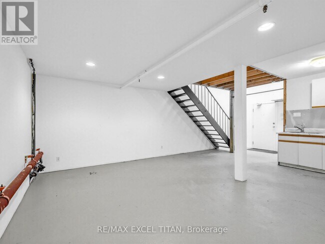 Photo - 221 Sterling Rd Unité 11