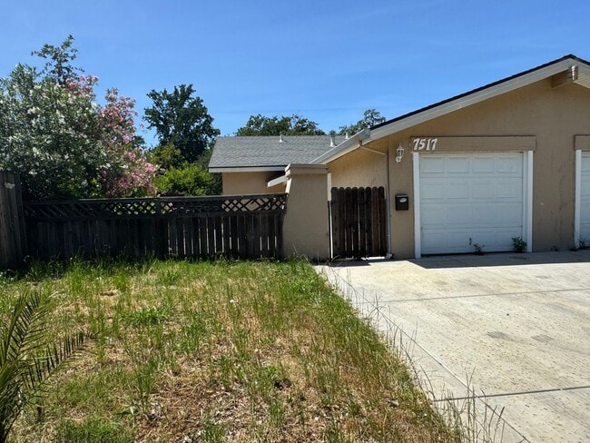7517-7519 Saint Philomena Way - 7517-7519 Saint Philomena Way Apartment Unit 7517 Saint Philomena Way
