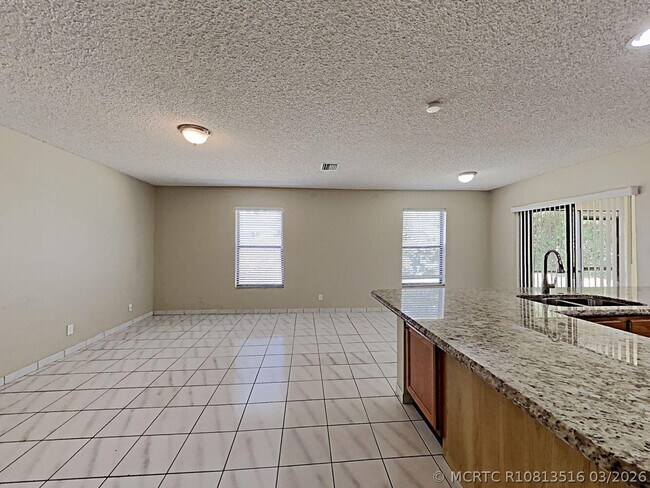 Photo - 14355 Blackberry Dr