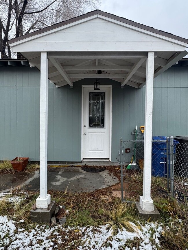 Building Photo - 2121 N 2nd St Unit B