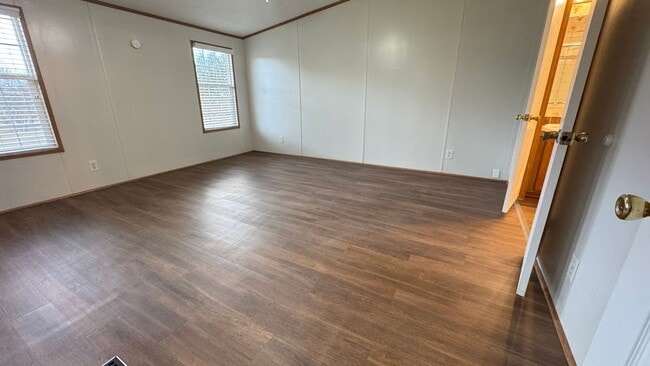 Photo - 21120 Binford Rd