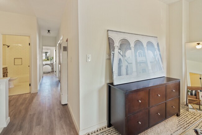 Photo - 1659 West 24th Street Unit 1/2 (upstairs)