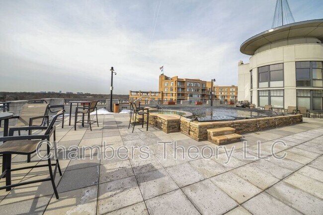 Photo - 1021 N Garfield St Unit #525