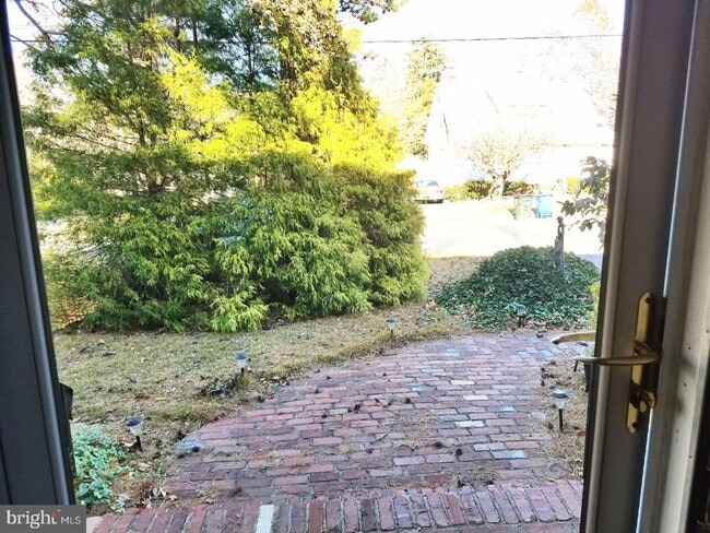 Photo - 324 Swarthmore Rd