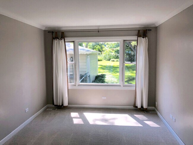 Photo - Well Maintained 3Bed/2Bath Single Family HUGE Backyard!