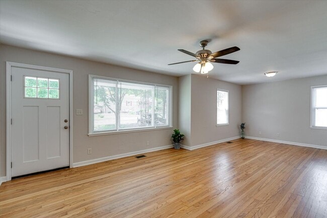 Photo - 3 BR 1 BA for Rent - 37415