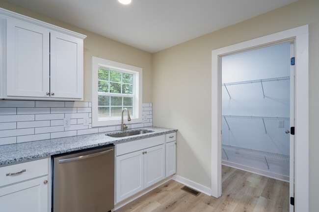 Photo - 185 Garden Ln