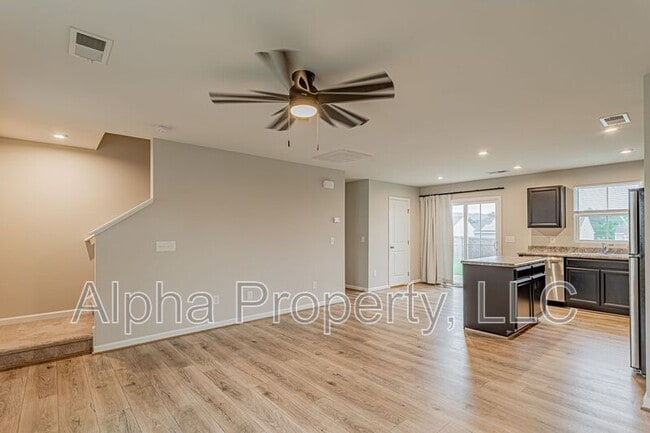 Photo - 10 Torrington Dr