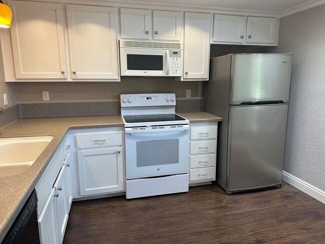 Photo - SHADOWRIDGE UPGRADED CONDO WITH GARAGE Unit 52