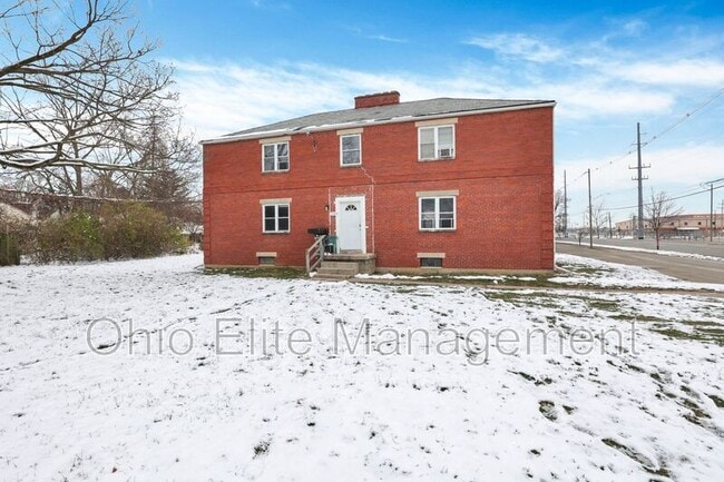 Photo - 209 N James Rd