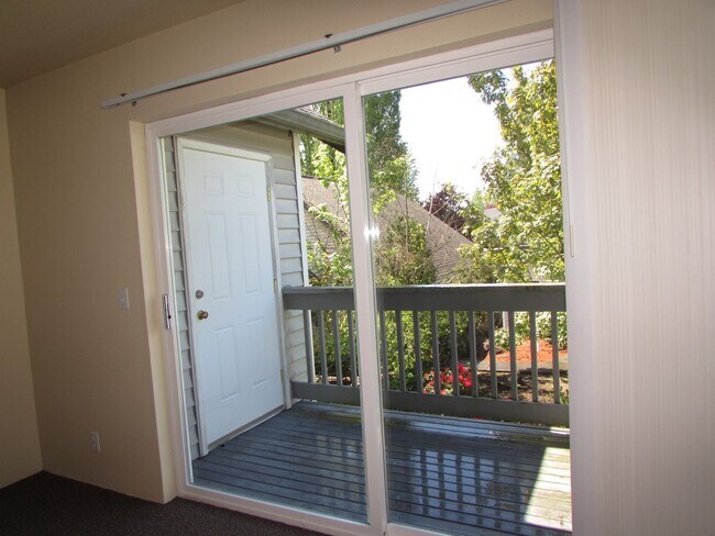 Photo - 2831-2833 Woburn St Unidad 2833