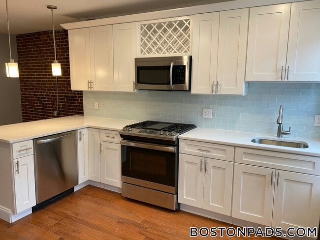 Photo - 33 Chelsea St Unit 3