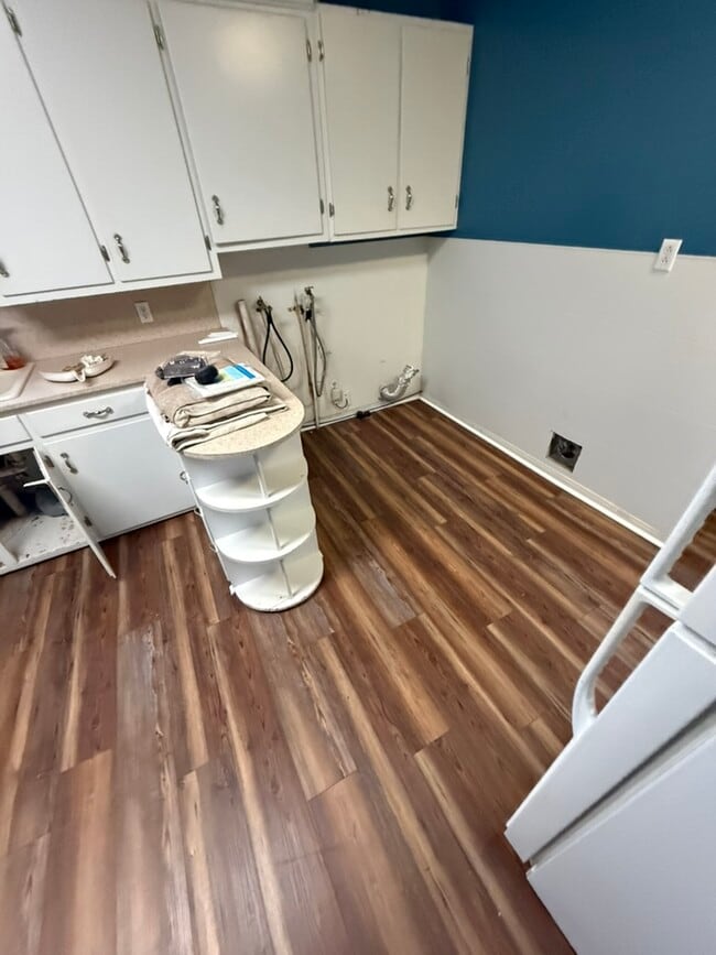 Photo - 400 W Garza St