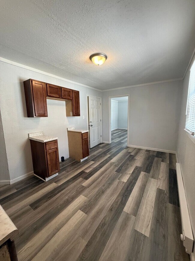 2013 W Miller St