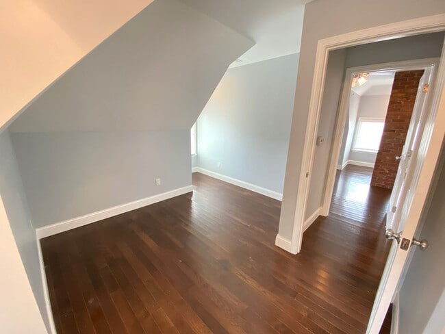 162 E 13th Ave