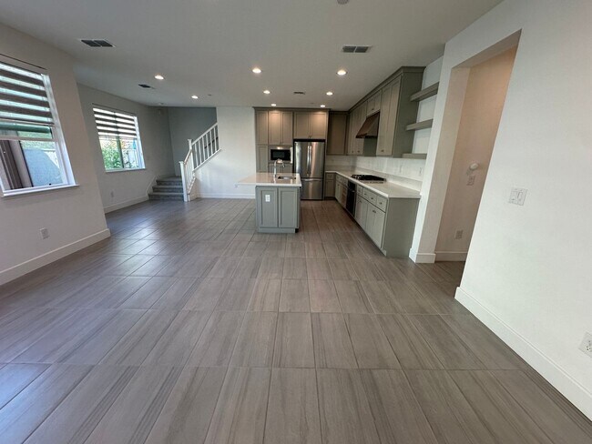 Photo - Spacious 4 Bed 2.5 Bath Home in Mountain House with Solar!