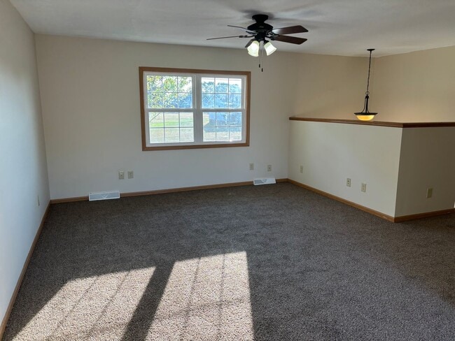 Photo - 3 Bedroom, 3.5 Bath w/Garage Single Family Home in Camanche, IA