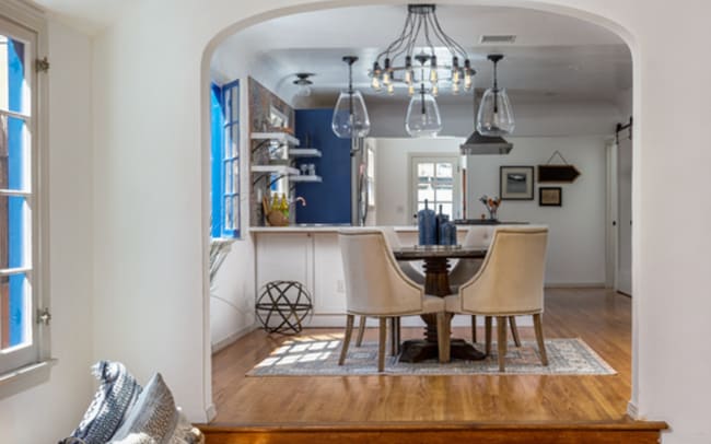 Photo - 2135 Clinton St