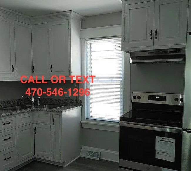 Photo - 3204 Caledonia St