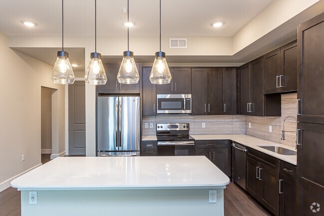 1 BR, 1 BR - 1065 SF