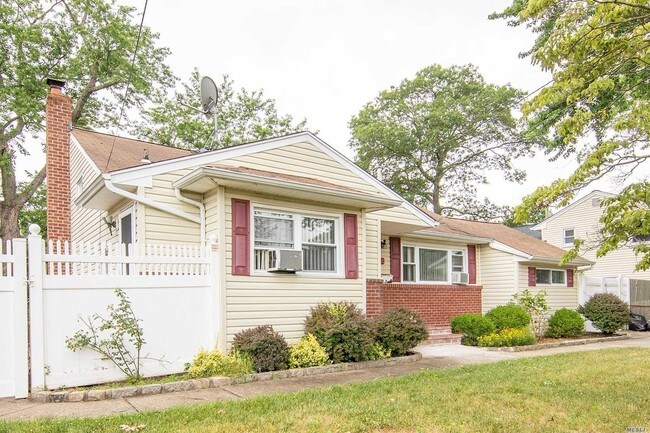 Photo - 120 W 15th St