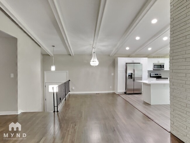 Photo - 1322 N Cliff Valley Way NE