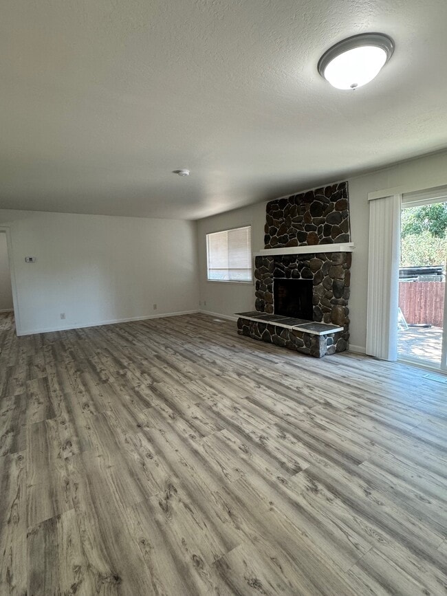 Photo - 6041 Susan Rd