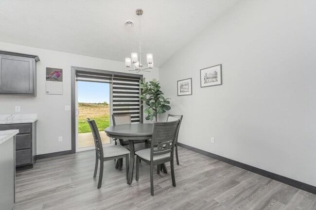 Photo - 4500 W 34th St N